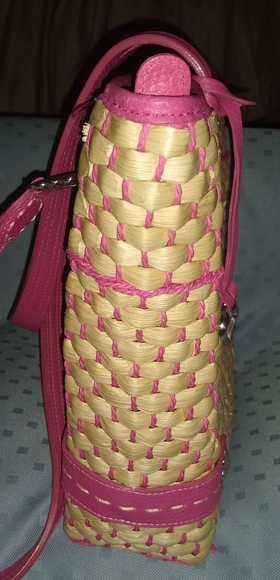 Brighton straw bag with pink trim and handals. - Picture 8 of 10